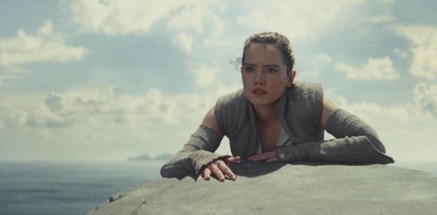 Star Wars les derniers jedi : Rey en pleine formation dans la deuxième bande-annonce