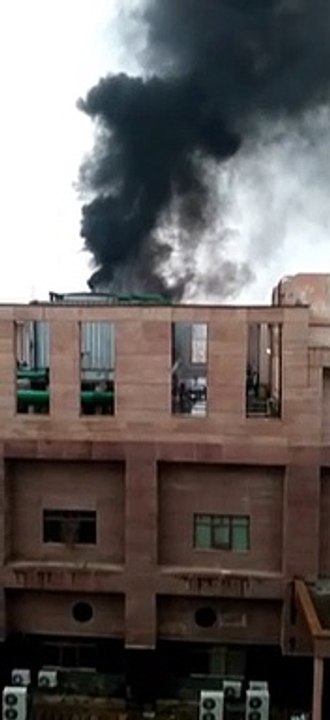 एम्स के एसी प्लांट में आग, आसमान में उठा धुएं का गुब्बार