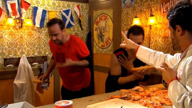 Fort Boyard : Jarry sur le point de vomir face à Willy Rovelli