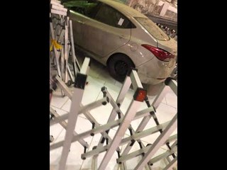 تفاصيل اقتحام سيارة مسرعة لساحة الحرم المكى بالسعودية