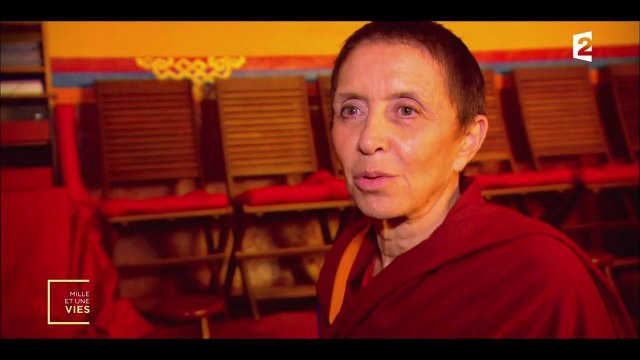 Découvrez les images du quotidien de Davina Delor devenue nonne bouddhiste !