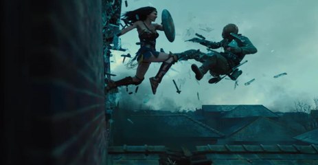 Wonder Woman : Gal Gadot se déchaîne dans la nouvelle bande-annonce du film (VOST)