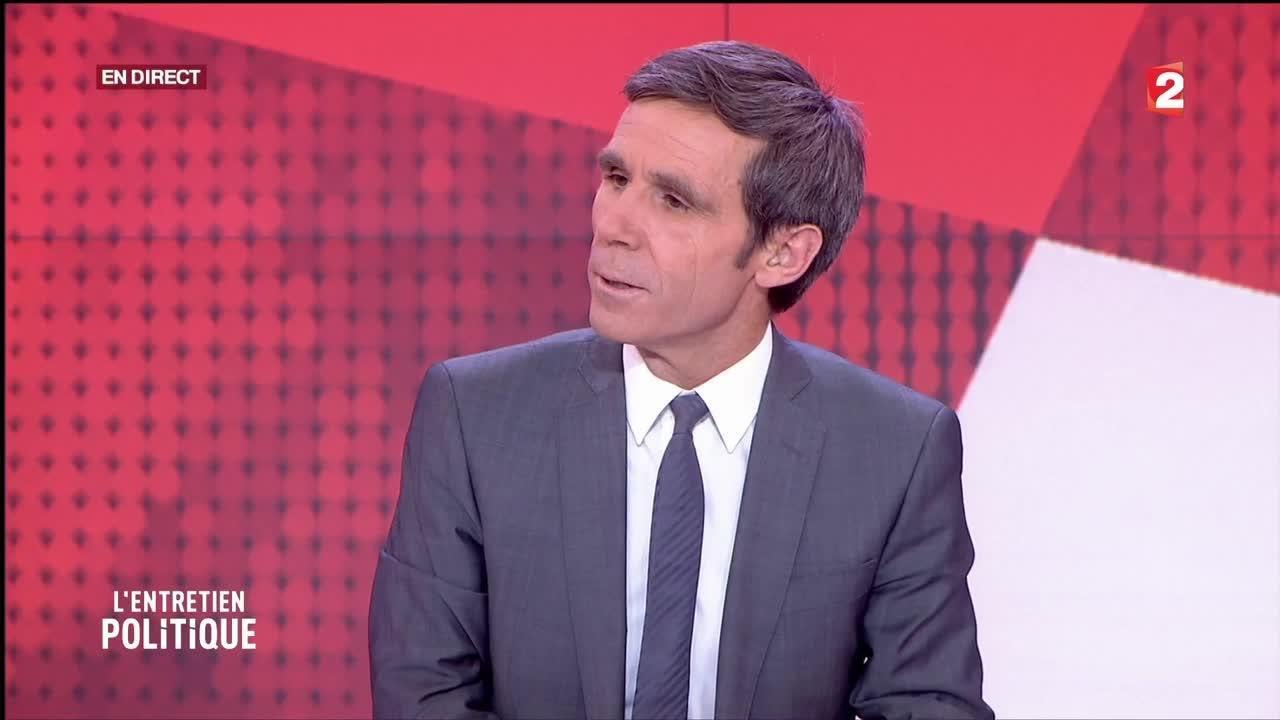 Marine Le Pen demande "quand France 2 fera un reportage sur Emmanuel Macron"