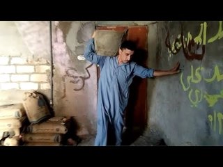 أحمد شال الهم بدري.. كفيف يحمل الردش وحلمه بدلة فرح ووظيفة