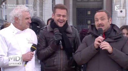 Jeremstar dévoile les secrets de sa mousse dans son bain dans Midi en France !