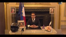 Grimé en François Hollande, Laurent Gerra présente les vœux 2017 du président sur C8
