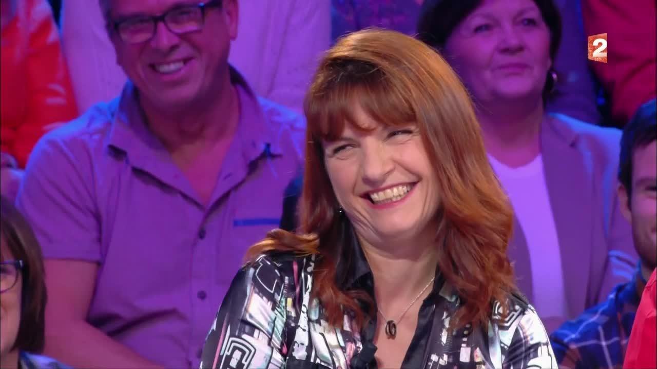 Une candidate se fait masser par Nagui