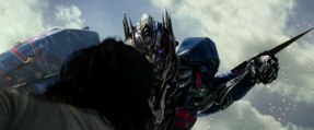 Transformers - The Last Knight : la première bande-annonce laisse présager le pire pour les gentils robots...
