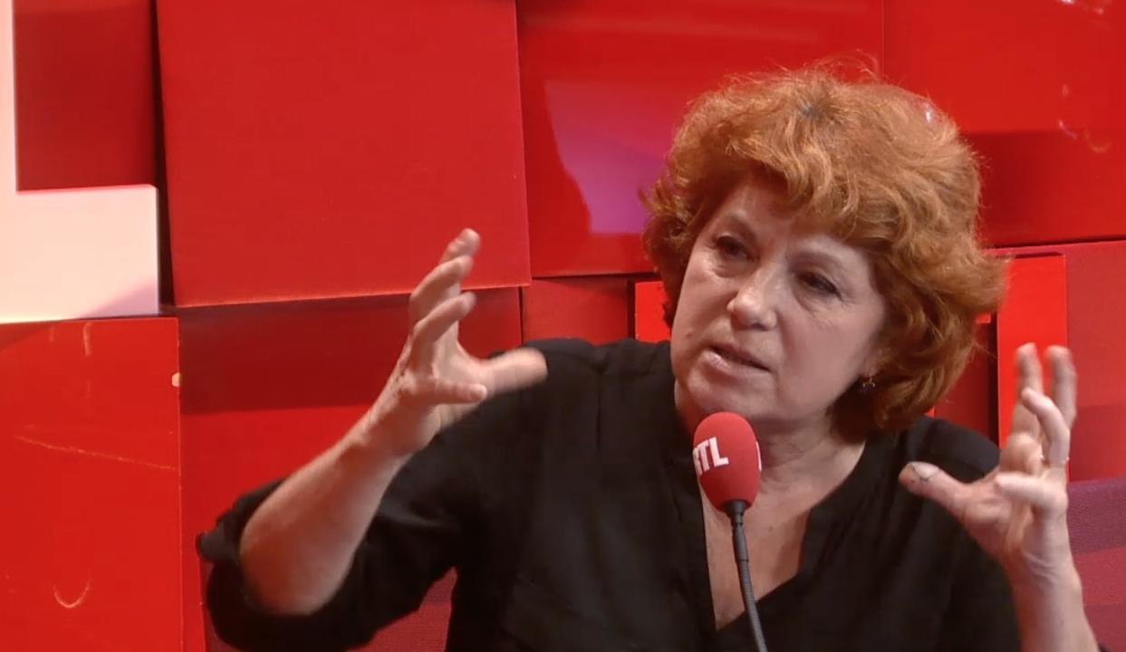 Véronique Genest flingue TPMP : "C'est devenu méchant et ils se prennent au sérieux"