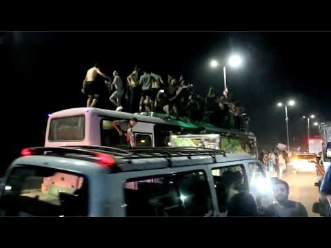 فرحة عارمة من جماهير غزل المحلة بعد صعود فريقهم للدوري الممتاز