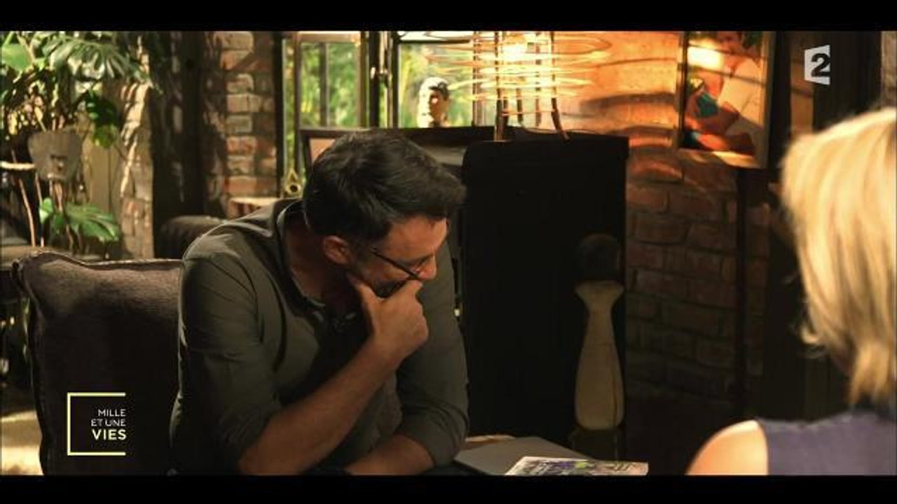 Frédéric Lopez en larmes dans Mille et une vies