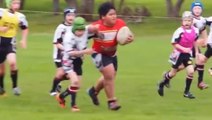 Un jeune prodige néo-zélandais du rugby écrase ses adversaires ! Le Zapping web