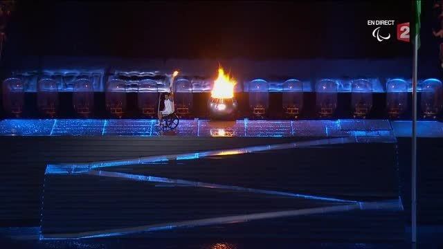 La vasque paralympique est allumée