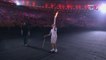 Un relayeur s'effondre avec la flamme olympique au Maracana