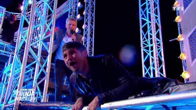 Quand Denis Brogniart balance Christophe Beaugrand à l'eau... Le Zapping People