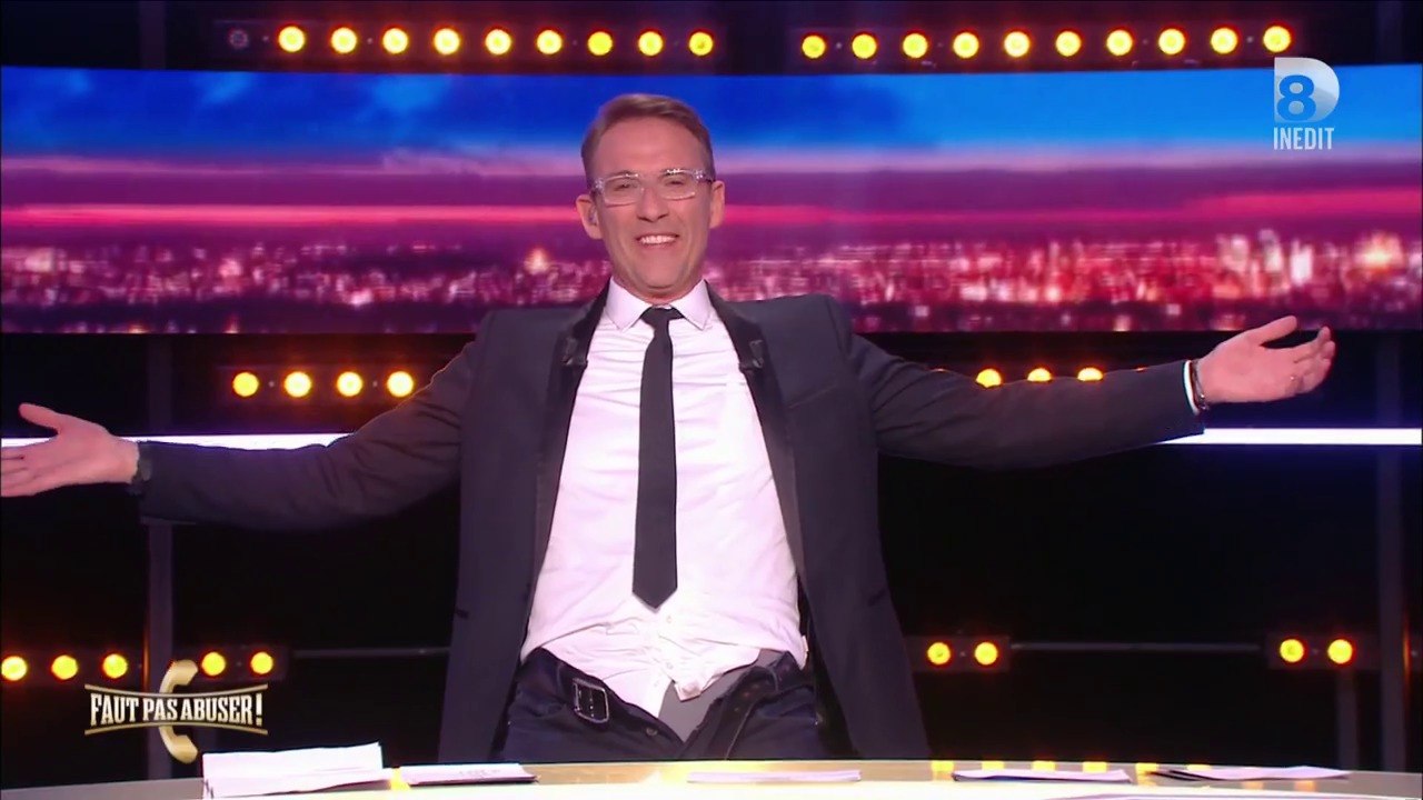 Faut pas abuser! (D8) : un témoin fait pleurer de rire Julien Courbet et ses invités<br>