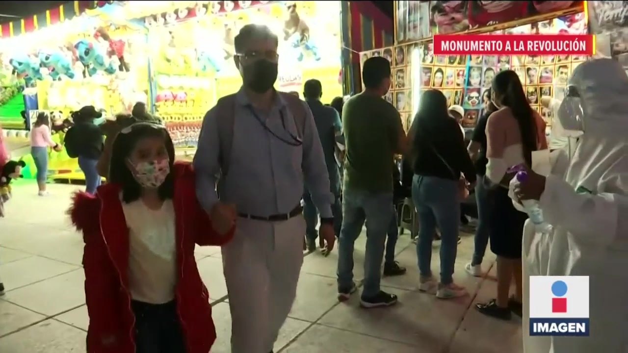 Capitalinos abarrotan Verbena de Reyes Magos en CDMX