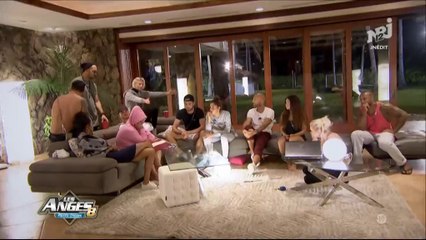 Les Anges 8 : énorme clash entre Dimitri et Ricardo à propos... du poids de Sarah Fraisou !