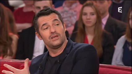 Arnaud Ducret rend hommage à sa maman dans Vivement Dimanche