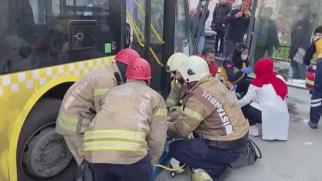 Son Dakika! İstanbul Eyüpsultan'da İETT otobüsü durağa daldı, çok sayıda yaralı var