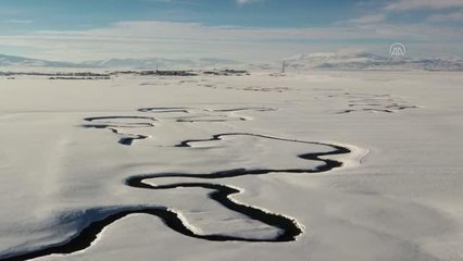 Beyazlara bürünen mendereslerin kış güzelliği
