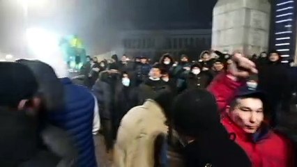 "Dutzende Tote" unter Demonstranten bei Protesten in Kasachstan