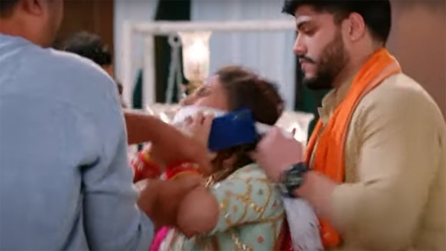 Molkki January 6 Episode Promo; Renu kidnapped by Satyam; Purvi saves har | FilmiBeat