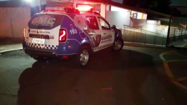 GM prende dois indivíduos que estariam furtando fios de cobre em Cmei do Bairro Floresta