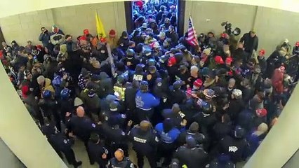 Tải video: Capitol Hill, a un anno dall'assalto ci sono ancora più di 700 persone da giudicare penalmente