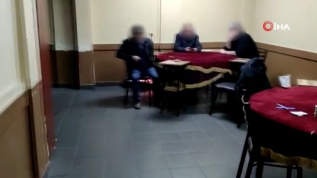 Bağcılar’da emlak ofisini kumar baskını: Gizli bölmede böyle yakalandılar