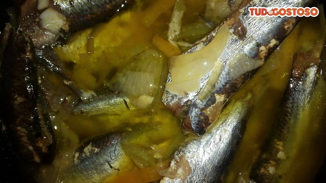 Sardinha de panela de pressão (simples)