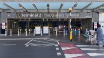 İngiltere'ye gelen yolcular için seyahat öncesi Kovid-19 testi zorunluluğu kalkıyor