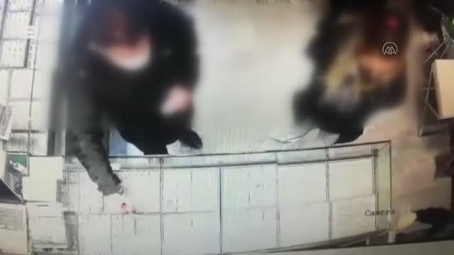 Kuyumculara sahte altın bilezik sattıkları iddiasıyla 4 zanlı yakalandı
