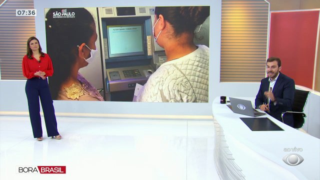 No Brasil, milhões de pessoas dependem de benefícios para sobreviver. Em São Paulo, famílias que recebem auxílio do programa estadual Bolsa do Povo reclamam de atraso no pagamento nos últimos meses.