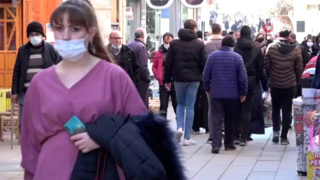 Araçta sandığı maskesini kolunda unutan vatandaş: Fark etmedim