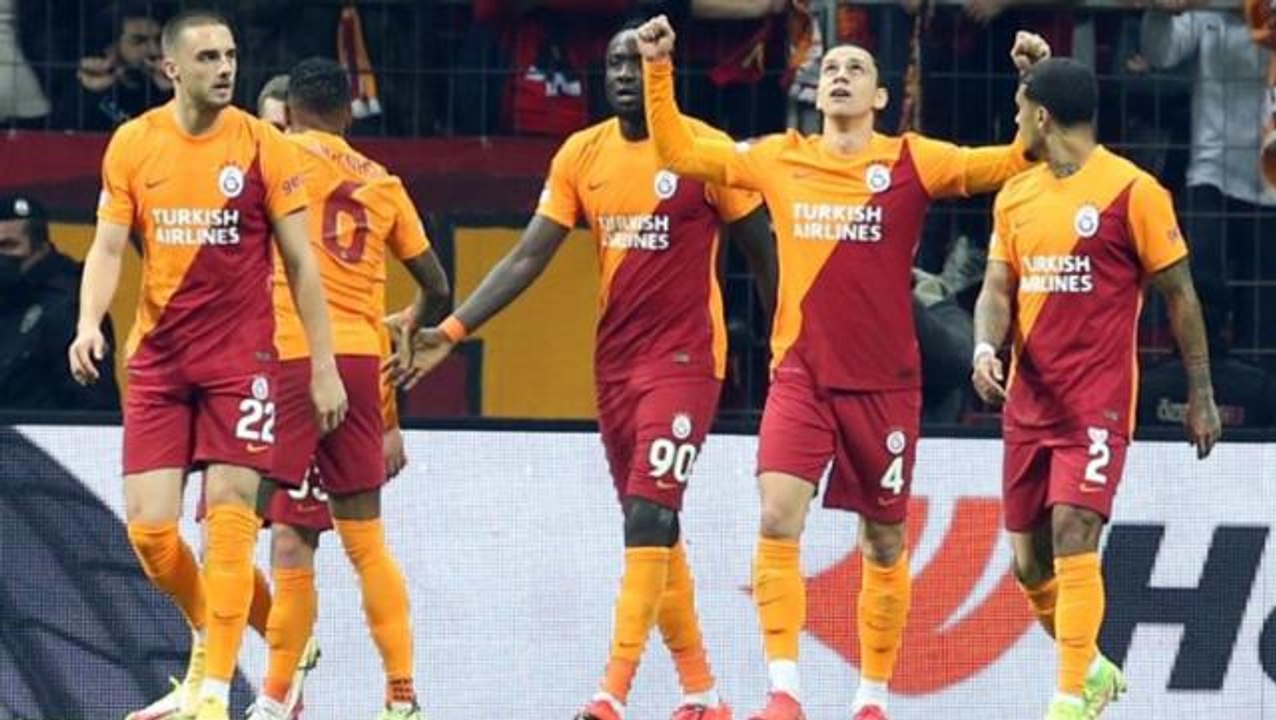 Galatasaray'da Selçuk İnan ve Taylan Antalyalı'...
