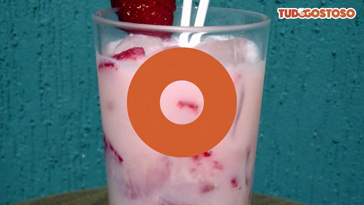 Caipifruta de morango (sem álcool)