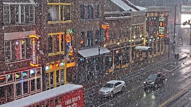 Travel to become difficult as snow piles up in Southeast