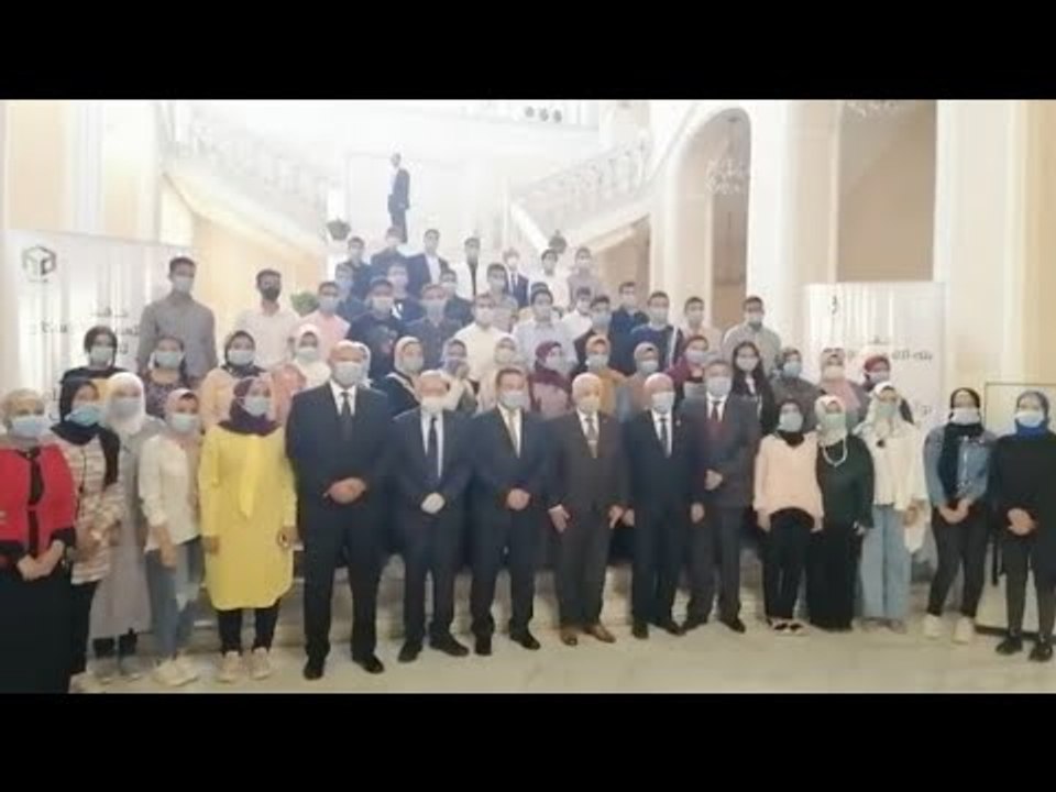وزير التربية والتعليم يكرم أوائل الثانوية العامة والتعليم الفني