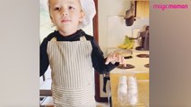 Un petit garçon de trois ans cuisine une omelette tout seul