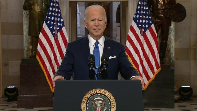 Invasion du Capitole: Joe Biden accuse Donald Trump d'avoir tenté d'empêcher un transfert pacifique du pouvoir