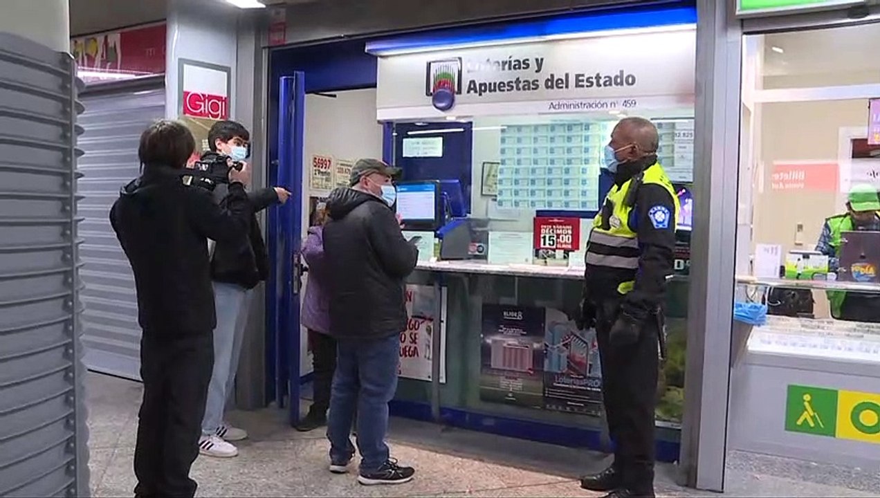 Emoción y lágrimas entre los afortunados del sorteo de 'El Niño'