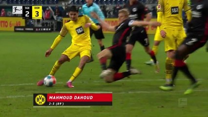Dortmund's late show downs Frankfurt