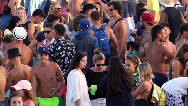 Уже уплачено : десятки тысяч туристов в Мар-дель-Плате согласны заразиться