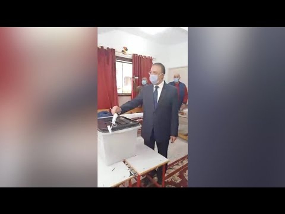 زغاريد عقب إدلاء محافظ الإسكندرية بصوته في جولة الإعادة لانتخابات النواب