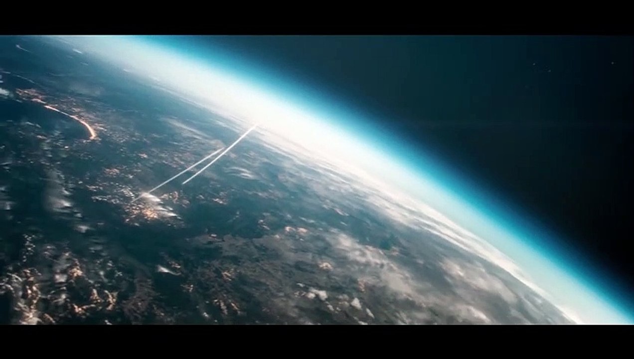 Superman & Lois 1x01 Clip - Superman VS Captain Luthor (First Fight)