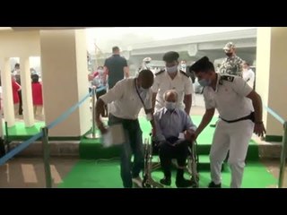 مساعدة كبار السن والتعقيم يتصدر المشهد في مدرسة طبري الحجاز