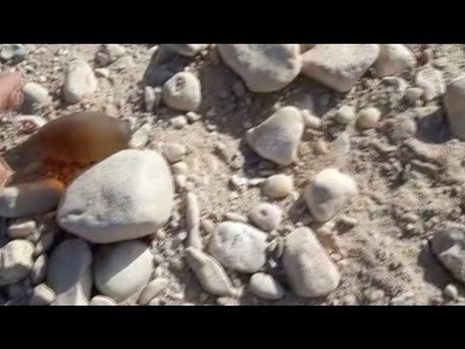أساطير الجبل الشرقي بقنا ..  حقيقة سقوط أحجار بلورية وطبق طائر من السماء