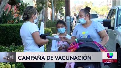 Promueven vacunación entre la comunidad hispana de casa en casa