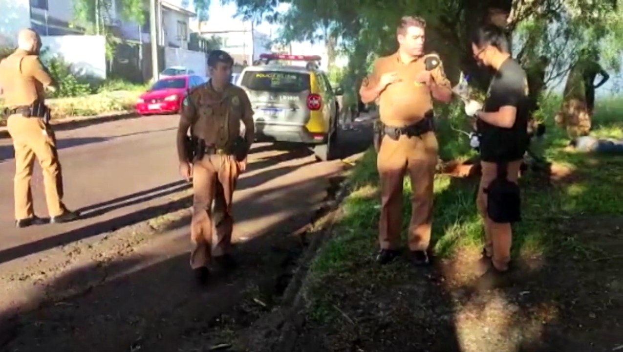 Morador de rua afirma ter sido espancado e assaltado na Praça onde vítima de homicídio dormia